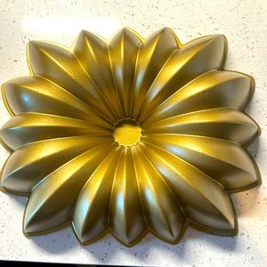Marissa Lounina Bloom Cake/Bundt Pan